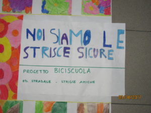 cartello noi siamo le strisce sicure