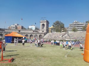 alunni che giocano all'arena civica di Milano